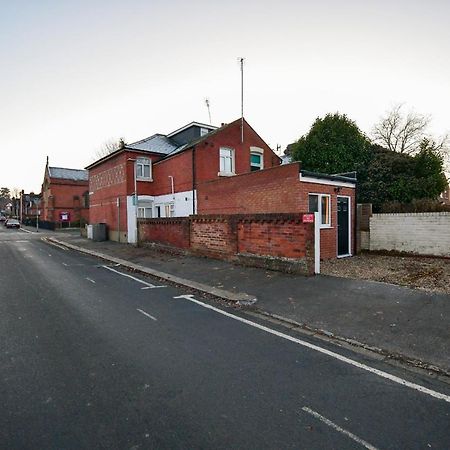Beautiful Accommodation Near Reading City Centre Esterno foto